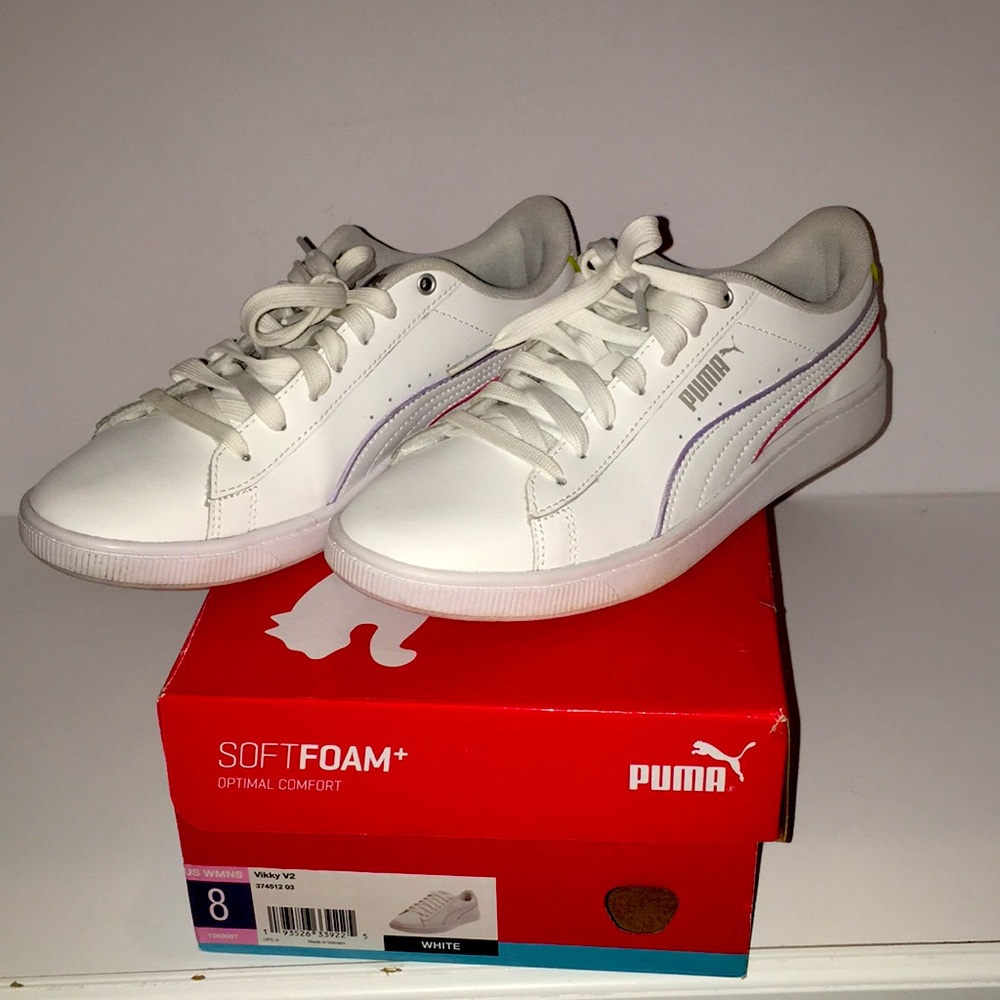 Brand new pair of puma Vicky V2 size 8